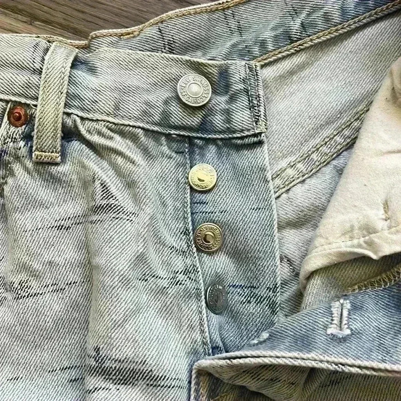 🔥Levi’s🔥 | Vintage jeans shorts with surfers and palm tree designs - Picture 9 of 16